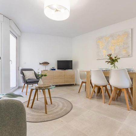 סאלו Boooom!!! Apartment With Swimming Pool מראה חיצוני תמונה