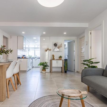 סאלו Boooom!!! Apartment With Swimming Pool מראה חיצוני תמונה