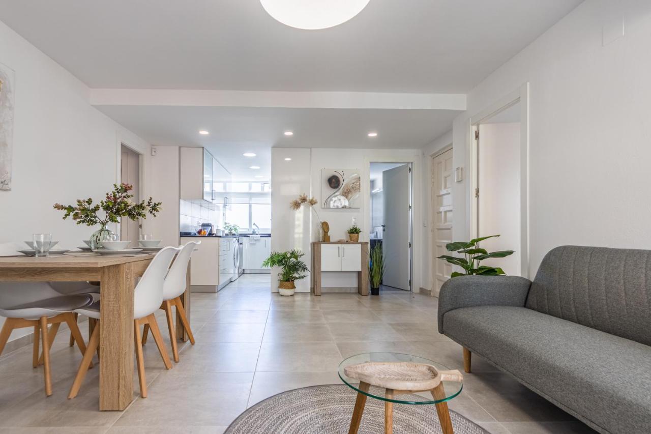 סאלו Boooom!!! Apartment With Swimming Pool מראה חיצוני תמונה