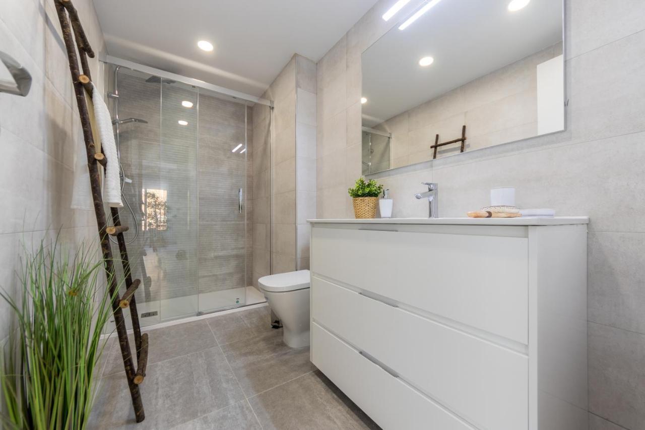 סאלו Boooom!!! Apartment With Swimming Pool מראה חיצוני תמונה