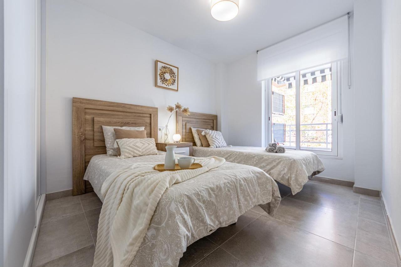 סאלו Boooom!!! Apartment With Swimming Pool מראה חיצוני תמונה