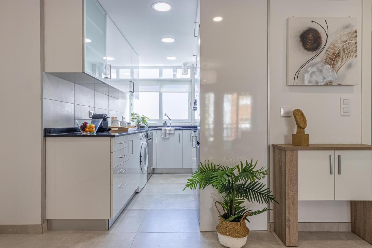 סאלו Boooom!!! Apartment With Swimming Pool מראה חיצוני תמונה