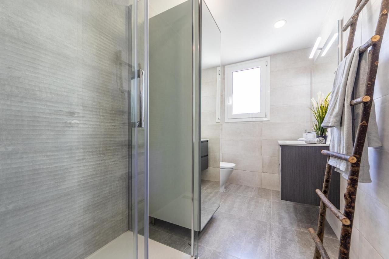 סאלו Boooom!!! Apartment With Swimming Pool מראה חיצוני תמונה