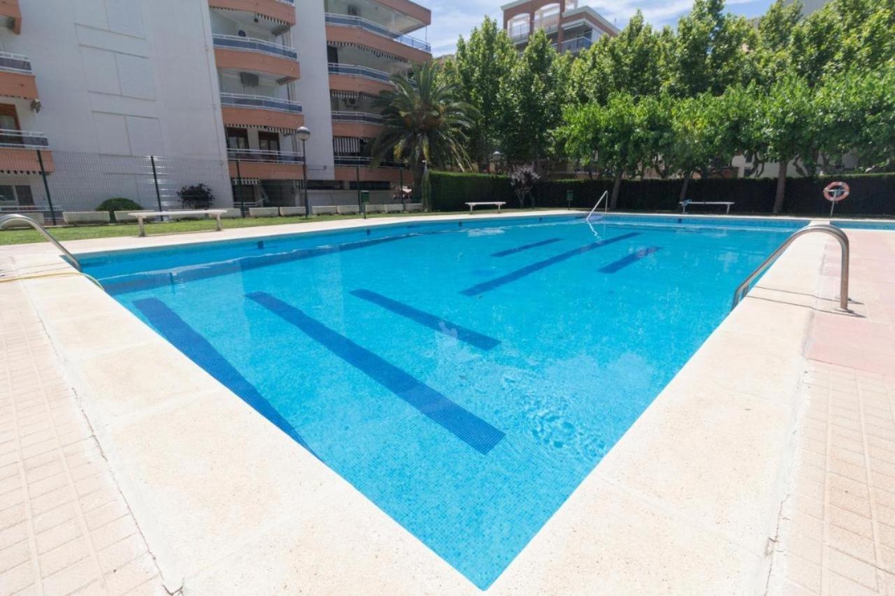 סאלו Boooom!!! Apartment With Swimming Pool מראה חיצוני תמונה