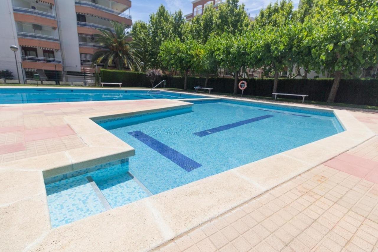 סאלו Boooom!!! Apartment With Swimming Pool מראה חיצוני תמונה