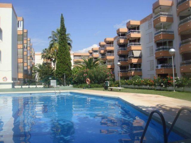 סאלו Boooom!!! Apartment With Swimming Pool מראה חיצוני תמונה