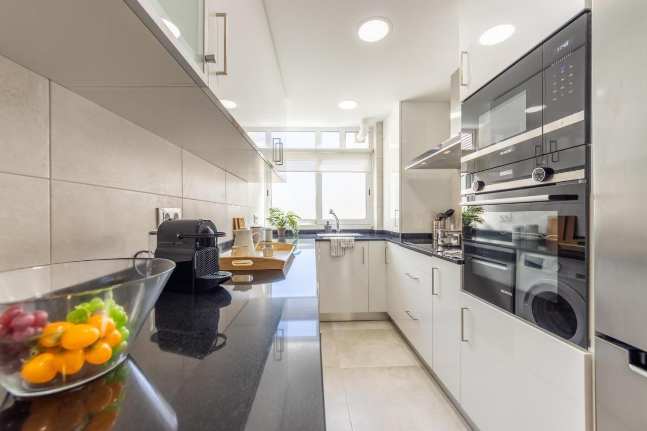 סאלו Boooom!!! Apartment With Swimming Pool מראה חיצוני תמונה