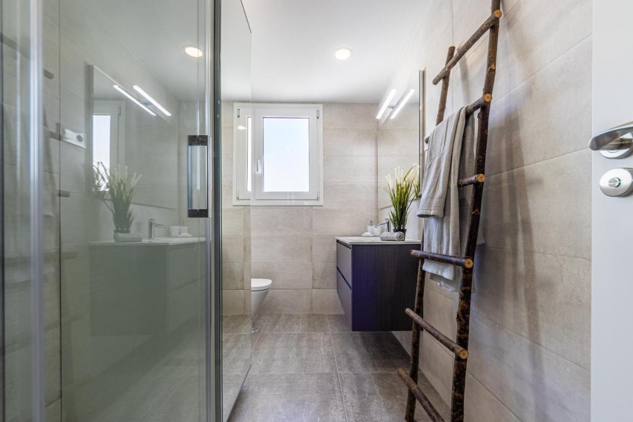 סאלו Boooom!!! Apartment With Swimming Pool מראה חיצוני תמונה