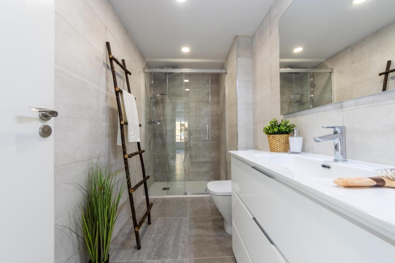 סאלו Boooom!!! Apartment With Swimming Pool מראה חיצוני תמונה